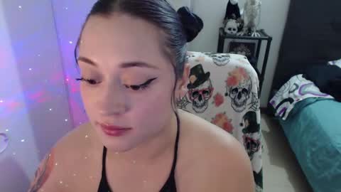 Snapshot of mia_adams_red chatting on 01.31.25 mia online show from 01.31.25