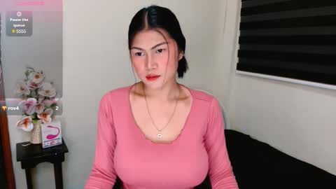 Snapshot of mia_hollywood chatting on 10.13.25 mia online show from 10.13.25