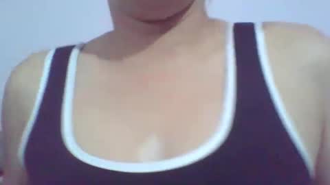 Snapshot of mia_k02 chatting on 10.06.25 Mia online show from 10.06.25