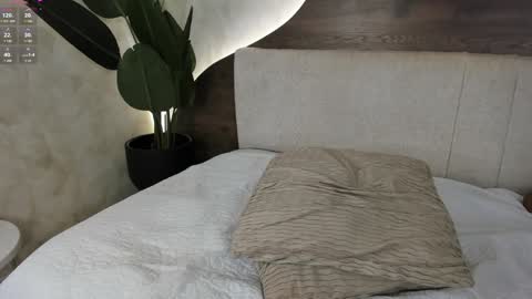 Snapshot of mia_lacy chatting on 01.07.25 mia_lacy online show from 01.07.25