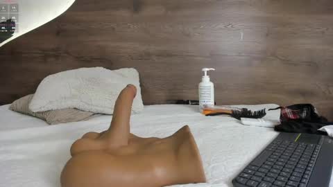 Snapshot of mia_lacy chatting on 03.12.25 mia_lacy online show from 03.12.25