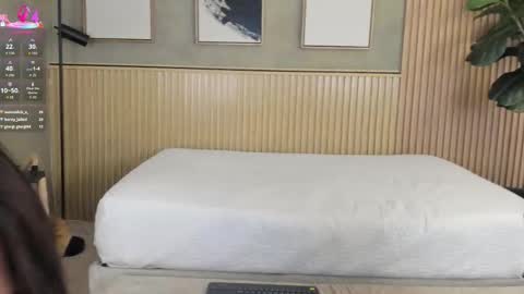 Snapshot of mia_lacy chatting on 10.11.25 mia_lacy online show from 10.11.25