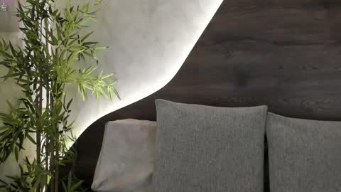 Snapshot of mia_lacy chatting on 10.12.25 mia_lacy online show from 10.12.25