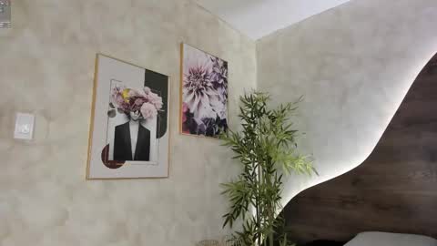 Snapshot of mia_lacy chatting on 10.13.25 mia_lacy online show from 10.13.25