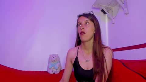 Snapshot of mia_luna_ed chatting on 12.04.25 Mia online show from 12.04.25