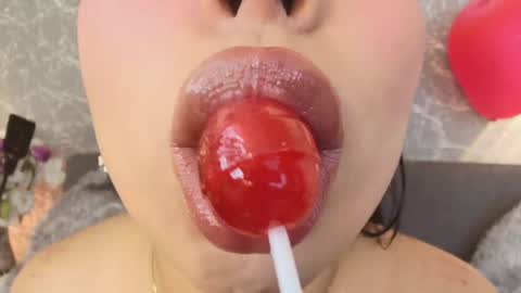 Snapshot of mia_roux13 chatting on 02.20.25 Mia Roux online show from 02.20.25