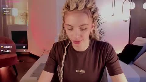 Mia online show from 10.23.25