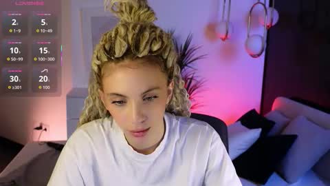 Mia online show from 11.07.25