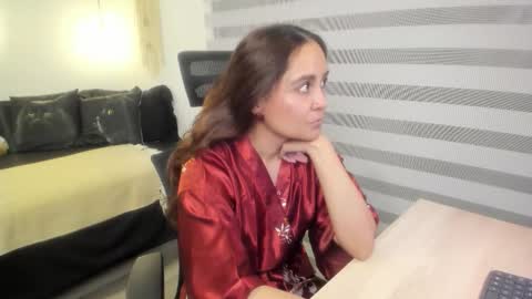 Mia   online show from 11.22.25