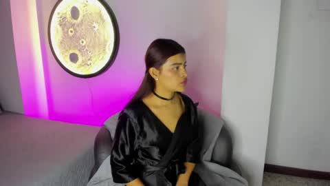 Mia online show from 09.28.25