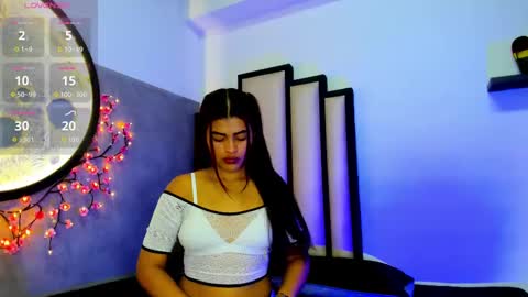 Mia online show from 10.08.25