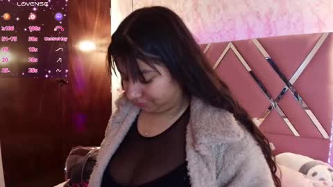 Snapshot of miaa_smiith1 chatting on 02.21.25 miaa_smiith1 online show from 02.21.25