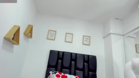 Snapshot of miaa_sofiaa chatting on 01.16.25 mia sofia online show from 01.16.25