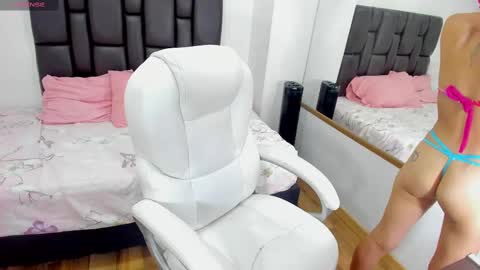 Snapshot of miaa_sofiaa chatting on 01.17.25 mia sofia online show from 01.17.25