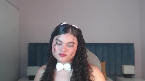 Snapshot of miabloomm chatting on 09.17.25 Miabloomm online show from 09.17.25