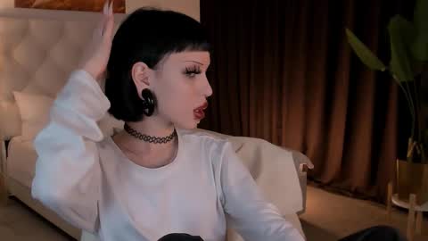 Snapshot of miacain_ chatting on 10.14.25 MiaCain online show from 10.14.25
