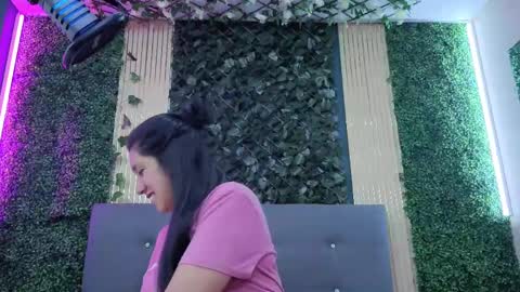 Snapshot of miafix chatting on 09.25.25 Mia Carter Schedule 800 - 1430 gtm-5 online show from 09.25.25