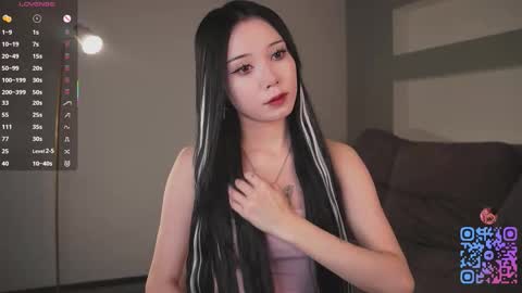 Mia online show from 11.14.25