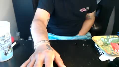 Snapshot of miaking chatting on 10.01.25 Mark online show from 10.01.25