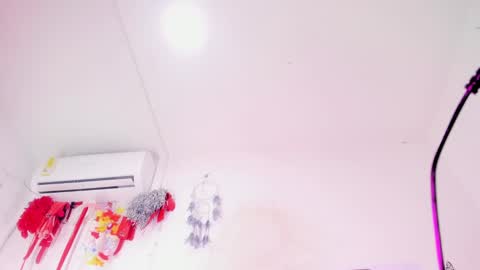 Snapshot of miakirshner_ chatting on 01.20.25 miakirshner_ online show from 01.20.25