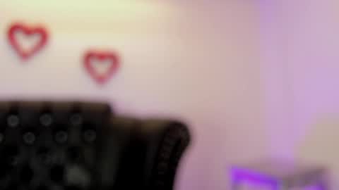 Snapshot of miamontoya chatting on 02.20.25 Mia   -5 7001400 Follow  online show from 02.20.25