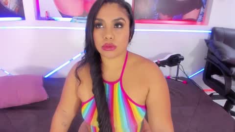 Mia online show from 11.14.25