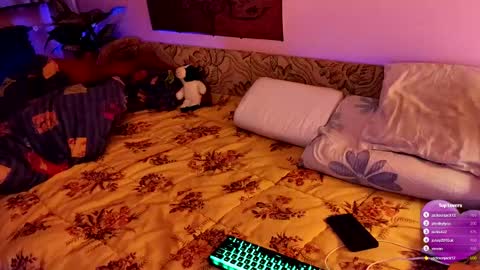 Snapshot of miaowhowl chatting on 01.24.25 Kristien online show from 01.24.25