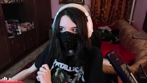 Snapshot of miaowhowl chatting on 11.15.25 Kristien online show from 11.15.25