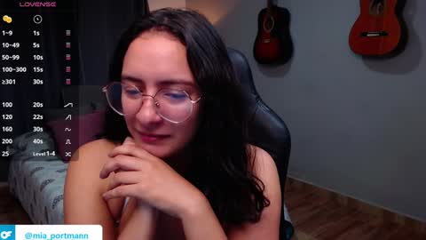 Snapshot of miaportman chatting on 12.04.24 MIAPORTMANN online show from 12.04.24