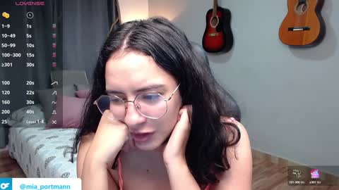 Snapshot of miaportman chatting on 12.09.24 MIAPORTMANN online show from 12.09.24