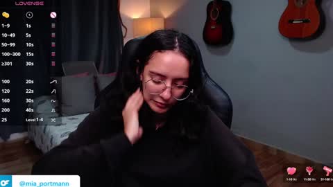 Snapshot of miaportman chatting on 12.23.24 MIAPORTMANN online show from 12.23.24