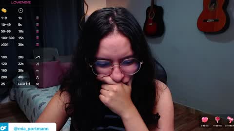 Snapshot of miaportman chatting on 01.07.25 MIAPORTMANN online show from 01.07.25