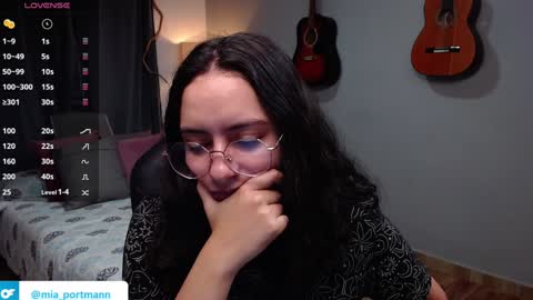 Snapshot of miaportman chatting on 01.14.25 MIAPORTMANN online show from 01.14.25