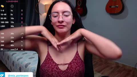 Snapshot of miaportman chatting on 01.15.25 MIAPORTMANN online show from 01.15.25