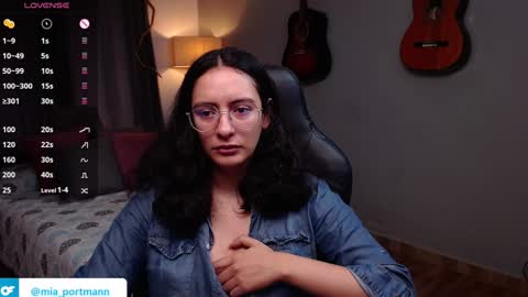 Snapshot of miaportman chatting on 01.18.25 MIAPORTMANN online show from 01.18.25