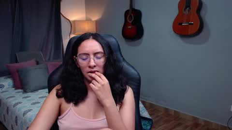 Snapshot of miaportman chatting on 01.22.25 MIAPORTMANN online show from 01.22.25