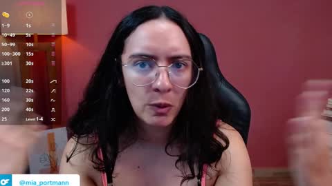 Snapshot of miaportman chatting on 01.27.25 MIAPORTMANN online show from 01.27.25