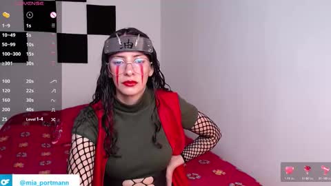 Snapshot of miaportman chatting on 11.09.25 MIAPORTMANN online show from 11.09.25