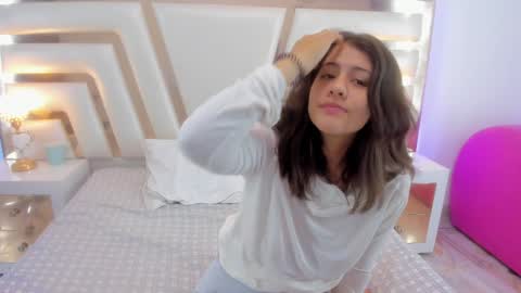 Snapshot of miaqueen021 chatting on 01.26.25 Sweetie Mia online show from 01.26.25