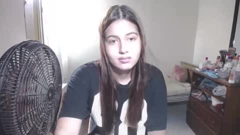 Snapshot of miarge_sertori chatting on 10.08.25 Ramona Badwolf online show from 10.08.25