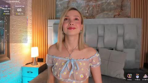 Snapshot of miaroldan chatting on 09.25.25 miaroldan online show from 09.25.25