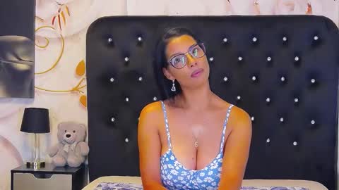 Snapshot of miaryder29 chatting on 10.03.25 Mia online show from 10.03.25