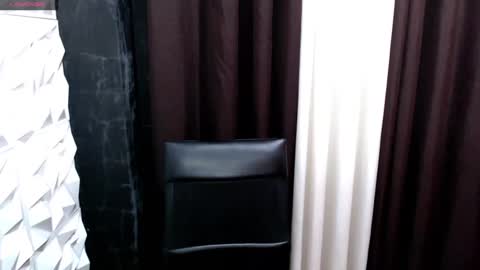 Snapshot of miasexxie chatting on 03.01.25 mia online show from 03.01.25