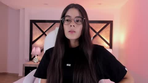 Snapshot of miasilverr chatting on 03.03.25 Mia online show from 03.03.25