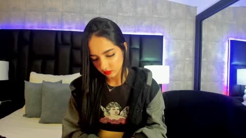 Snapshot of miasweetth chatting on 02.03.25 Mia Sweetth online show from 02.03.25