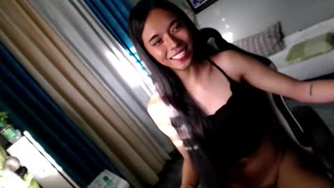 Mia online show from 12.27.24