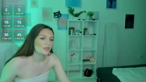 Mia online show from 10.06.25