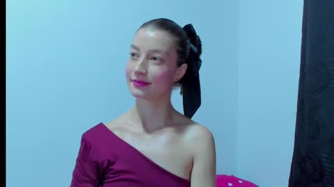 Snapshot of miavolkova_ chatting on 10.03.25  Chloe  online show from 10.03.25