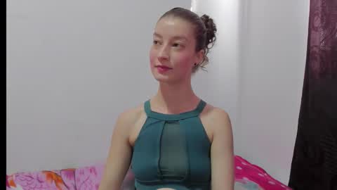 Snapshot of miavolkova_ chatting on 10.27.25  Chloe  online show from 10.27.25