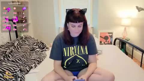 Mia  online show from 10.28.25